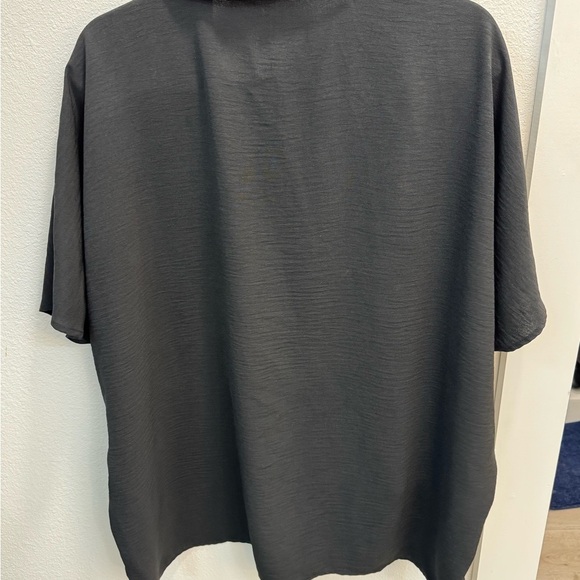 NWOT Zenana Black button down Blouse hi-lo - Picture 5 of 5